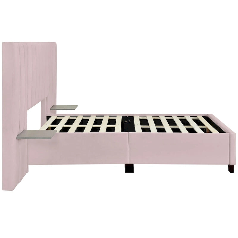 Lit plateforme double rose en velours avec tête de lit surdimensionnée et étagères latérales