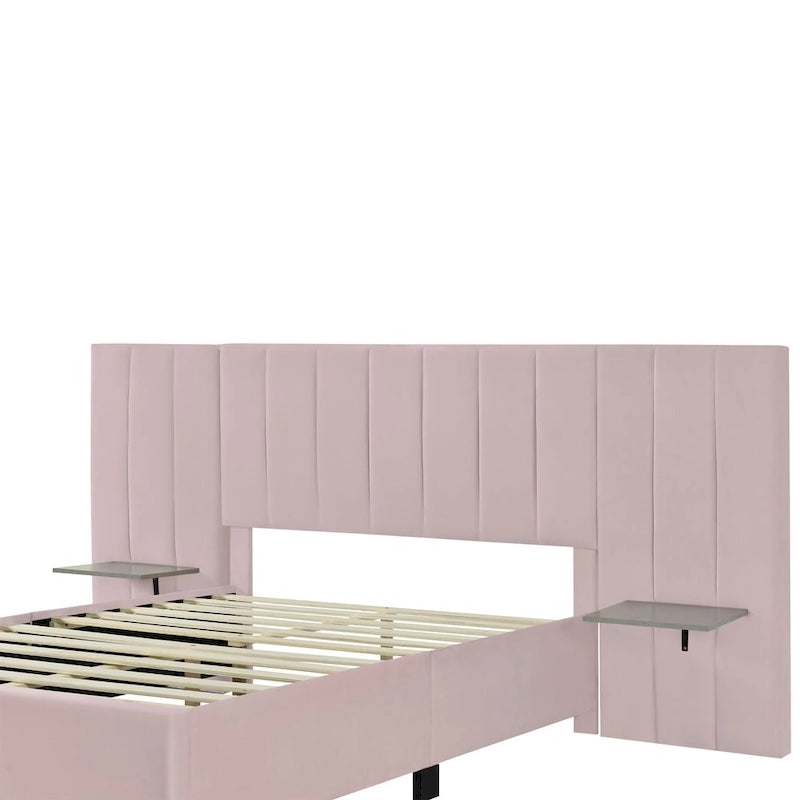 Lit plateforme double rose en velours avec tête de lit surdimensionnée et étagères latérales