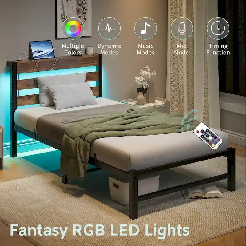 Lit jumeau en métal beige et marron avec tête de lit en bois, lumières RGB et étagère de rangement