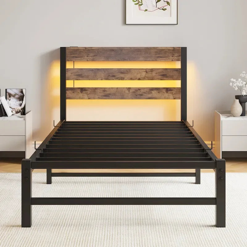 Lit jumeau en métal beige et marron avec tête de lit en bois, lumières RGB et étagère de rangement