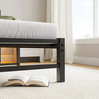 Lit jumeau en métal beige et marron avec tête de lit en bois, lumières RGB et étagère de rangement