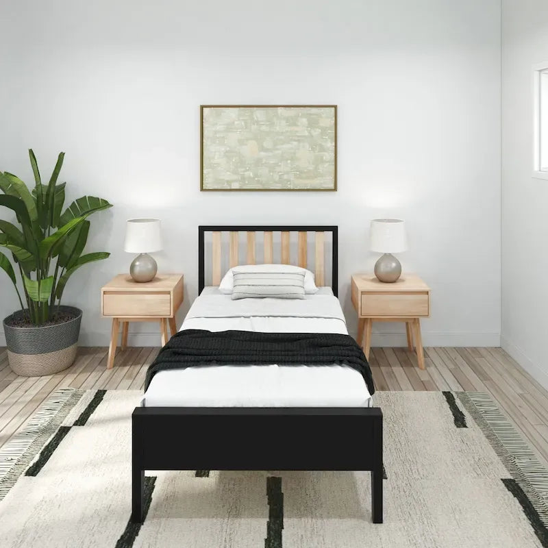Lit simple scandinave en bois massif noir / noir et blond avec tête de lit à lattes