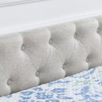 Lit de repos capitonné en tissu beige/gris de taille Queen avec 2 tiroirs de rangement, 2 personnes
