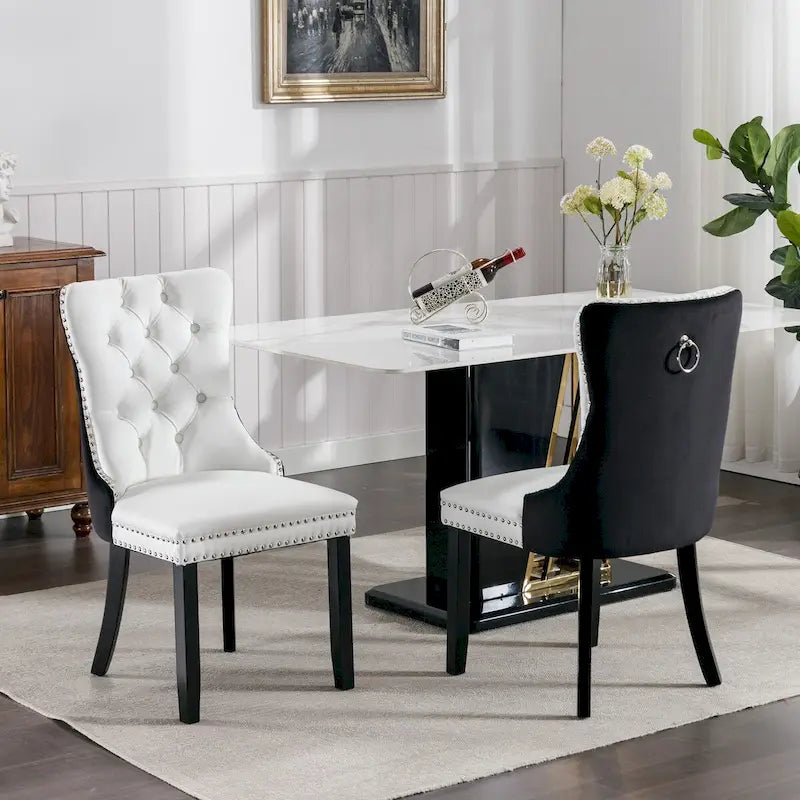 Chaise de salle à manger capitonnée avec garniture cloutée noire et rouge / noire et grise / blanche et bleue / blanche et rose, ensemble de 2